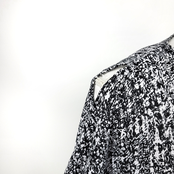 Violet + Claire blouse slit shoulders black and white Size L - Picture 4 of 8